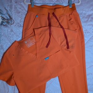 FIGS Sunset Orange Scrub Set - XS/XSP